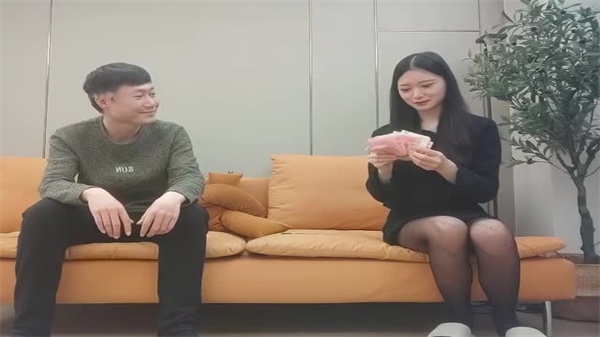 170CM黑丝长腿女神传说，极致诱惑让你欲罢不能！